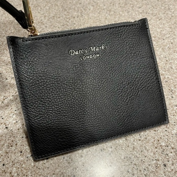 NWOT Darcy Marks London Black Leather Wristlet - Picture 4 of 10